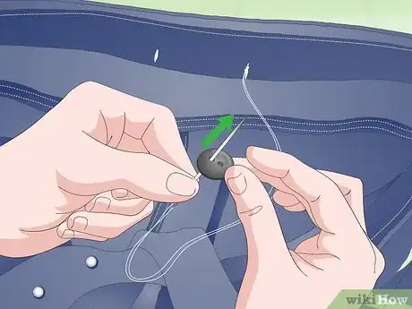 Imagen titulada Sew Suspender Buttons Step 7