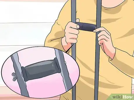 Imagen titulada Adjust Forearm Crutches Step 2