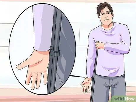 Imagen titulada Adjust Forearm Crutches Step 1