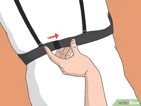 Imagen titulada Undo a Bra One Handed Step 3