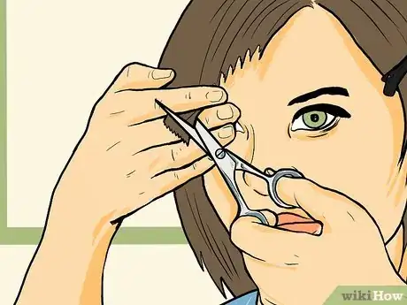 Imagen titulada Get Emo Bangs Step 15