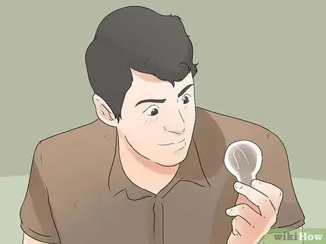 Imagen titulada Repair Your Halogen Lamp Step 2