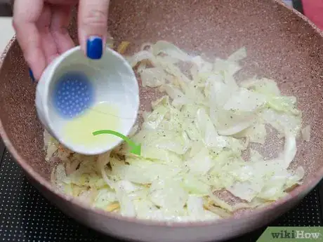 Imagen titulada Fry Cabbage Step 12