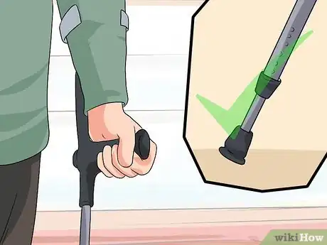 Imagen titulada Adjust Forearm Crutches Step 7