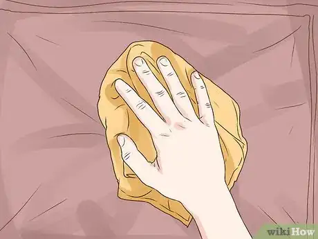 Imagen titulada Remove Red Wine Stains from Leather Step 4