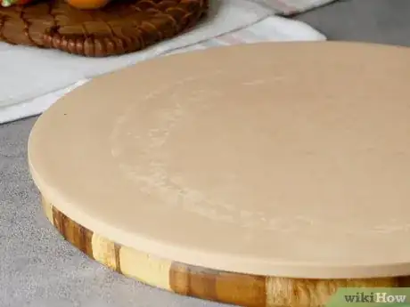 Imagen titulada Clean a Pizza Stone Step 8