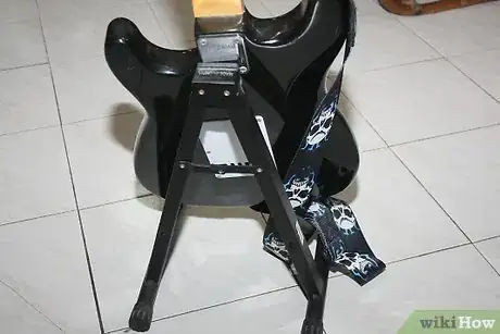 Imagen titulada Take Care of a Guitar Step 1