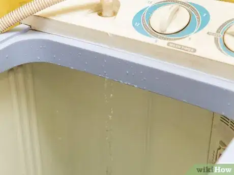 Imagen titulada Soften Towels Step 10