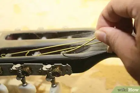Imagen titulada Take Care of a Guitar Step 6
