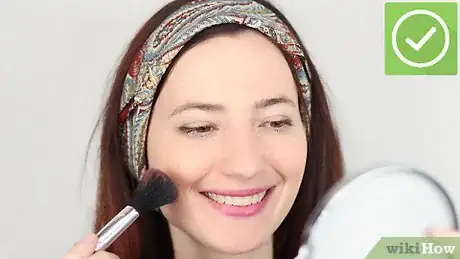 Imagen titulada Apply Powder Makeup Step 8