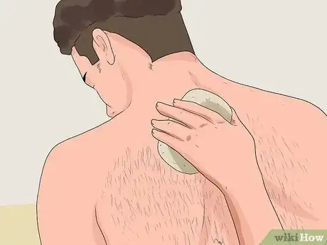 Imagen titulada Get Rid of Back Hair Step 2