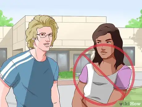 Imagen titulada Make a Guy Come Talk to You Step 6