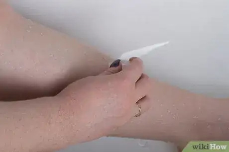 Imagen titulada Exfoliate Legs with Sugar Step 24