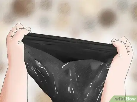 Imagen titulada Control Garbage Bin Odors Step 1