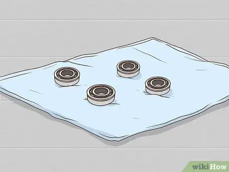Imagen titulada Get the Bearings out of Skateboard Wheels Step 9