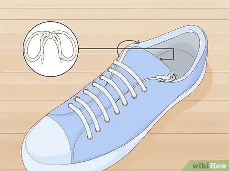 Imagen titulada Hide Shoelaces Step 5