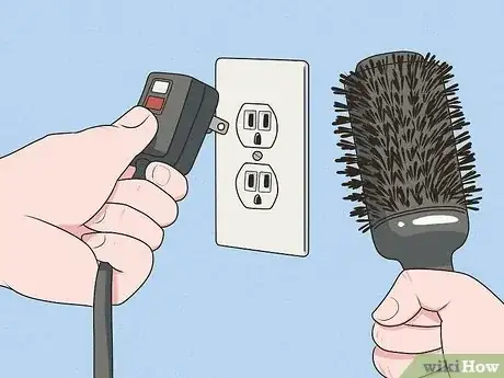 Imagen titulada Curl Hair Using a Hot Air Brush Step 6.jpeg
