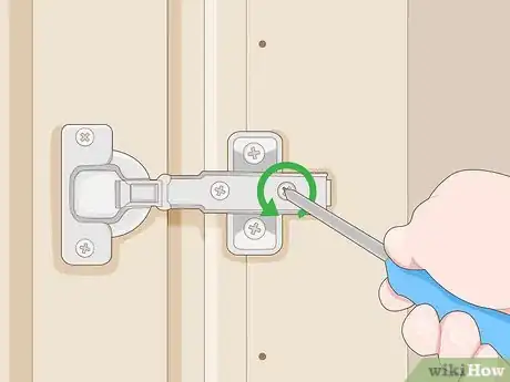 Imagen titulada Adjust Kitchen Cabinet Doors Step 10