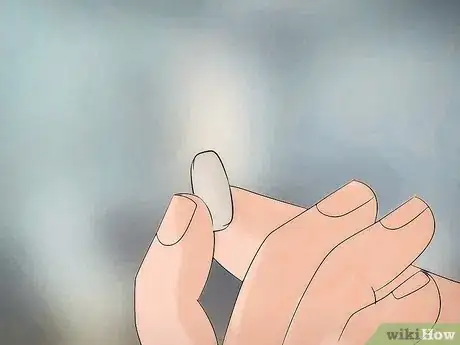 Imagen titulada Wax a Unibrow Step 10