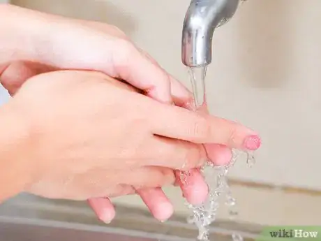 Imagen titulada Prevent Hangnails Step 6