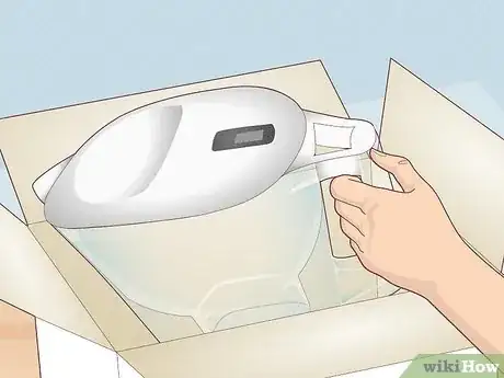 Imagen titulada Use a Brita Pitcher Step 1