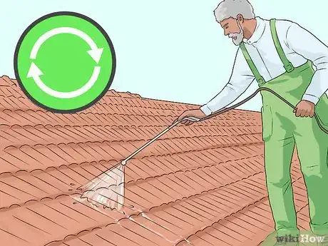 Imagen titulada Clean a Tile Roof Step 12