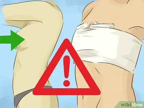 Imagen titulada Safely Bind Your Chest Without a Binder Step 1