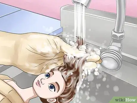 Imagen titulada Wash Doll Hair Step 5