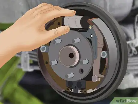 Imagen titulada Remove Brake Drums Step 11