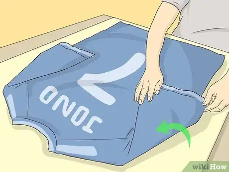 Imagen titulada Hang a Jersey on a Wall Step 13