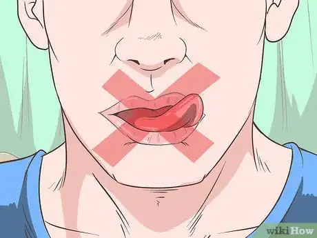 Imagen titulada Prevent Dry Chapped Lips Step 9