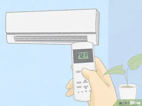 Imagen titulada Treat Baby Heat Rash Step 2