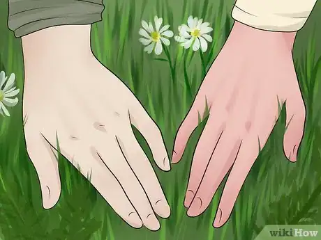 Imagen titulada Ask Someone to Hold Your Hand Step 3