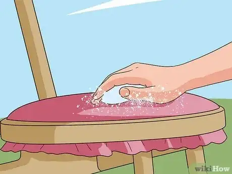 Imagen titulada Clean Bird Droppings off Canvas Furniture Step 6