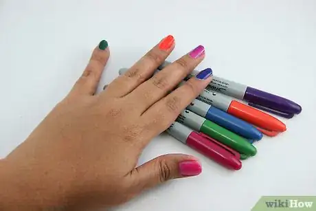 Imagen titulada Color Your Nails With Sharpie Markers Intro
