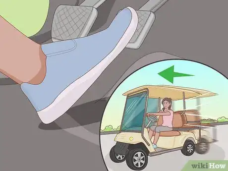 Imagen titulada Drive a Golf Cart Step 4