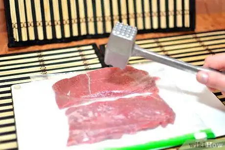 Imagen titulada Pound Meat to a Desired Thickness Step 12