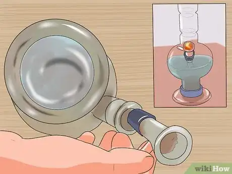 Imagen titulada Use a Water Bong Step 10