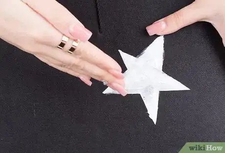Imagen titulada Decorate Your Graduation Cap Step 10