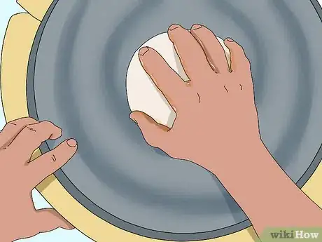 Imagen titulada Throw a Pot Step 2
