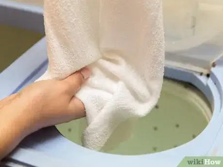 Imagen titulada Soften Towels Step 6