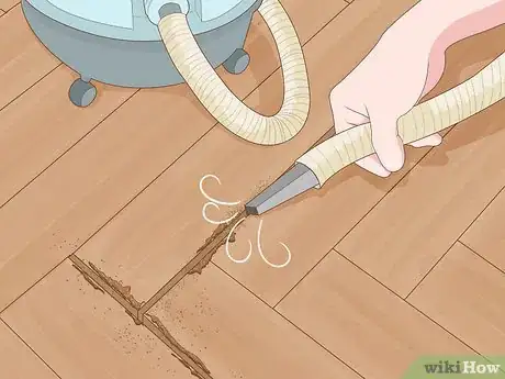 Imagen titulada Fill in Gaps in Wooden Floors Step 8