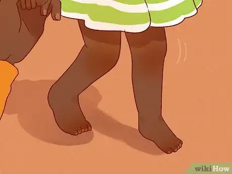 Imagen titulada Teach Your Baby to Walk Step 20