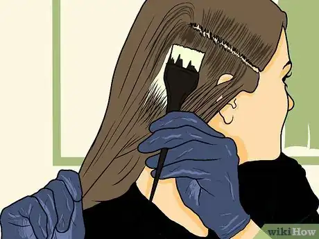 Imagen titulada Get Emo Bangs Step 25