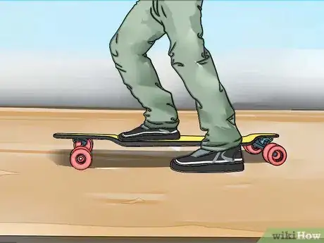 Imagen titulada Stop on a Longboard Step 4