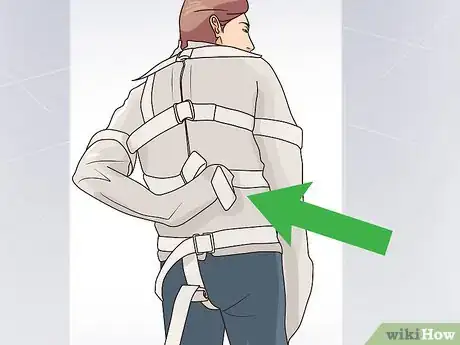 Imagen titulada Escape from a Straitjacket Step 9