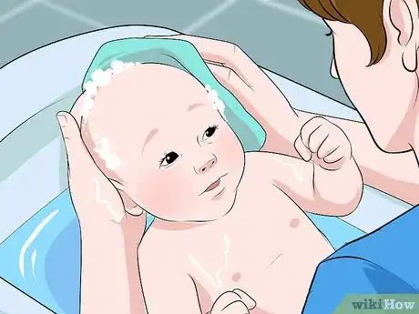 Imagen titulada Give a Baby a Bath in the Sink Step 4