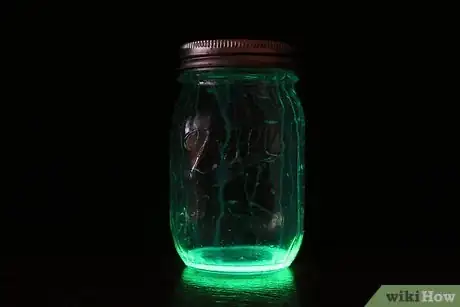 Imagen titulada Make Glow Jars Step 13
