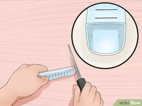 Imagen titulada Make an Easy StP (Stand to Pee) Device Step 5