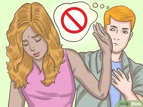 Imagen titulada Get Your Girlfriend to Kiss or Hug You More Often Step 8